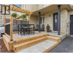 14 KENYON Crescent - 3