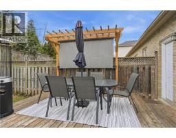 14 KENYON Crescent - 35
