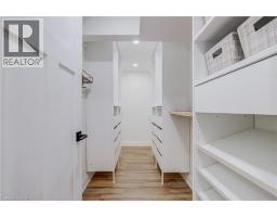27 BLOOMSBURY Court - 32