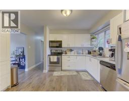 127 STRATHCONA Crescent - 17