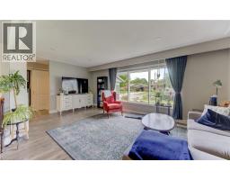 127 STRATHCONA Crescent - 8
