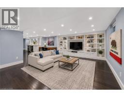 760 KINGSWAY Drive - 32