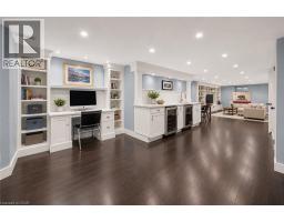 760 KINGSWAY Drive - 35