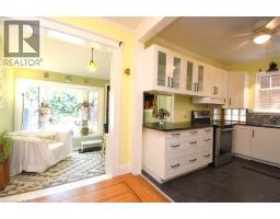 28 ST CLAIR Avenue - 15