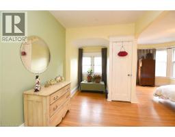 28 ST CLAIR Avenue - 28