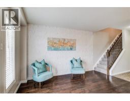 208 FEATHERSTONE Crescent - 15