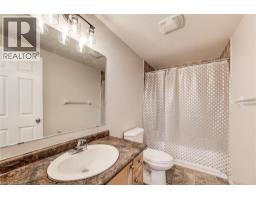 208 FEATHERSTONE Crescent - 19