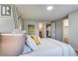 208 FEATHERSTONE Crescent - 22
