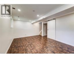 208 FEATHERSTONE Crescent - 31