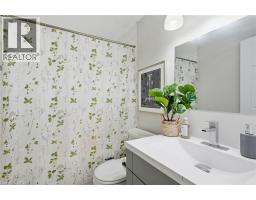 82 RIVERDALE Drive UnitNo. 14 - 13