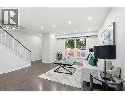 82 RIVERDALE Drive UnitNo. 14 - 4