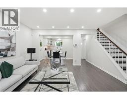 82 RIVERDALE Drive UnitNo. 14 - 7