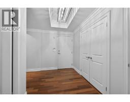 205 LAKESHORE Road W UnitNo. 409 - 16