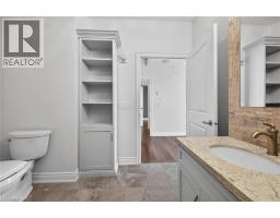 205 LAKESHORE Road W UnitNo. 409 - 30