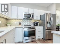 82 ROWE Avenue - 10