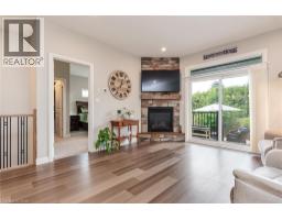 82 ROWE Avenue - 14