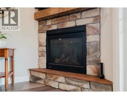 82 ROWE Avenue - 17