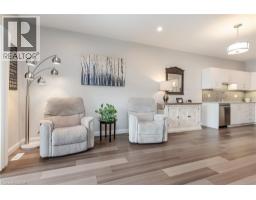 82 ROWE Avenue - 18