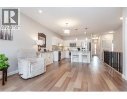 82 ROWE Avenue - 19