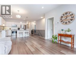 82 ROWE Avenue - 20