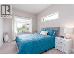 82 ROWE Avenue - 22