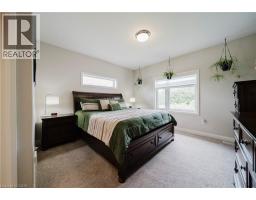 82 ROWE Avenue - 25