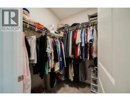 82 ROWE Avenue - 27