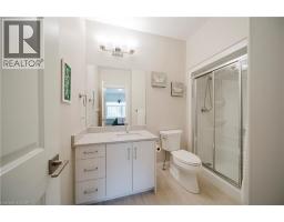82 ROWE Avenue - 28