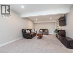 82 ROWE Avenue - 29
