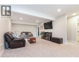 82 ROWE Avenue - 30