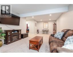 82 ROWE Avenue - 33