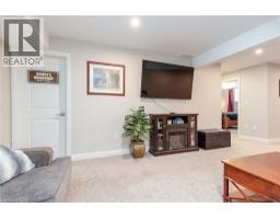 82 ROWE Avenue - 34