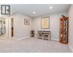 82 ROWE Avenue - 36