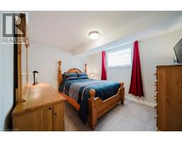 82 ROWE Avenue - 37