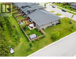 82 ROWE Avenue - 39