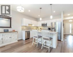82 ROWE Avenue - 6