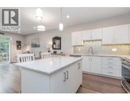 82 ROWE Avenue - 8