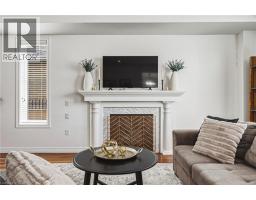 20 DEGROW Crescent - 14