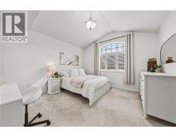 20 DEGROW Crescent - 22