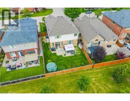20 DEGROW Crescent - 39