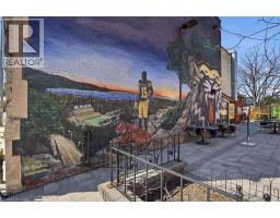 390 HUNTER Street W - 45