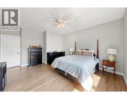 18 GATEWAY Avenue - 15