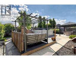 18 GATEWAY Avenue - 48