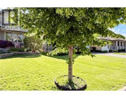 18 GATEWAY Avenue - 49