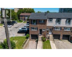 75 BERKINDALE Drive UnitNo. 85 - 3
