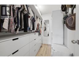 12 HISCOTT Drive - 33