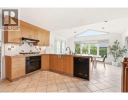 27 BRENTWOOD Drive - 12