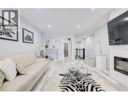 10 ISHERWOOD Avenue UnitNo. 18 - 11