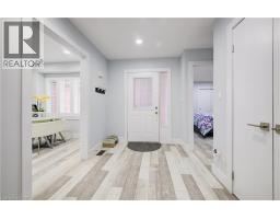 10 ISHERWOOD Avenue UnitNo. 18 - 3