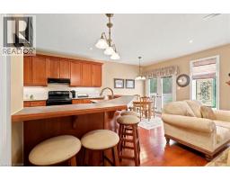 215 TERRACE WOOD Crescent - 13